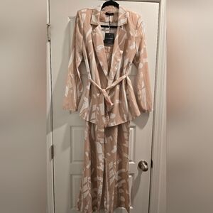 NWT - JLUXLABEL Chic Beige and White Patterned Blazer and Skirt Set - Medium
